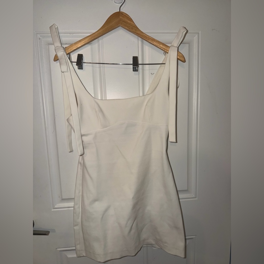 Elegant Cream Sleeveless Dress